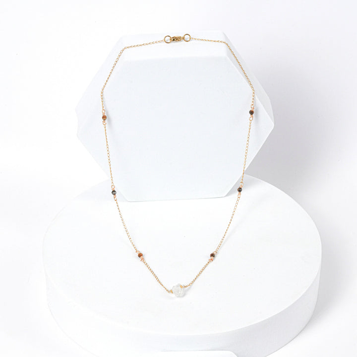 NAM011 Collana in acciaio chirurgico dorato occhio di tigre e quarzo