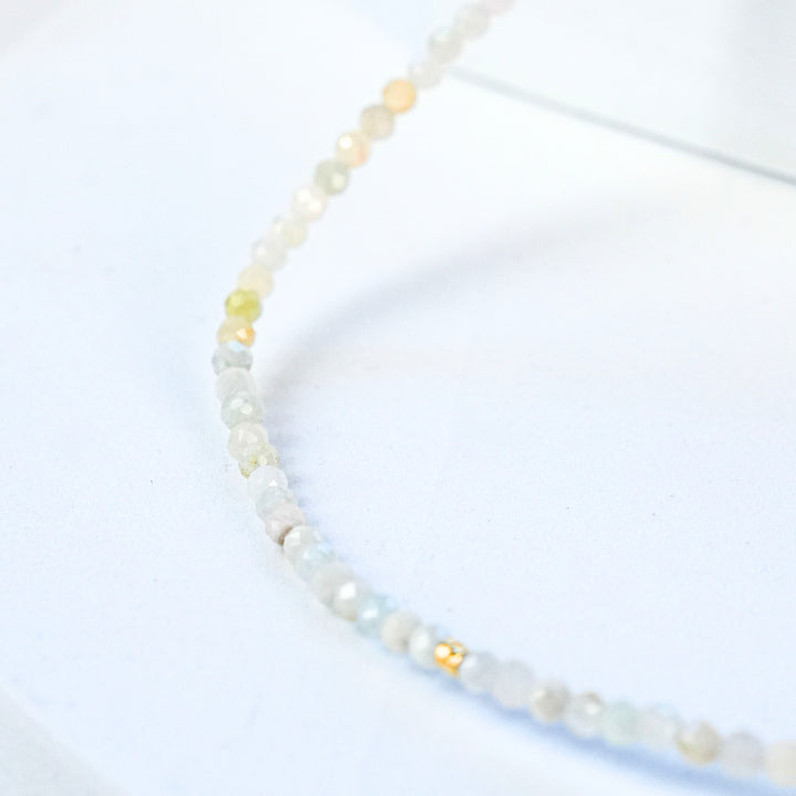 NAM006 Girocollo in acciaio chirurgico dorato e pietra di luna