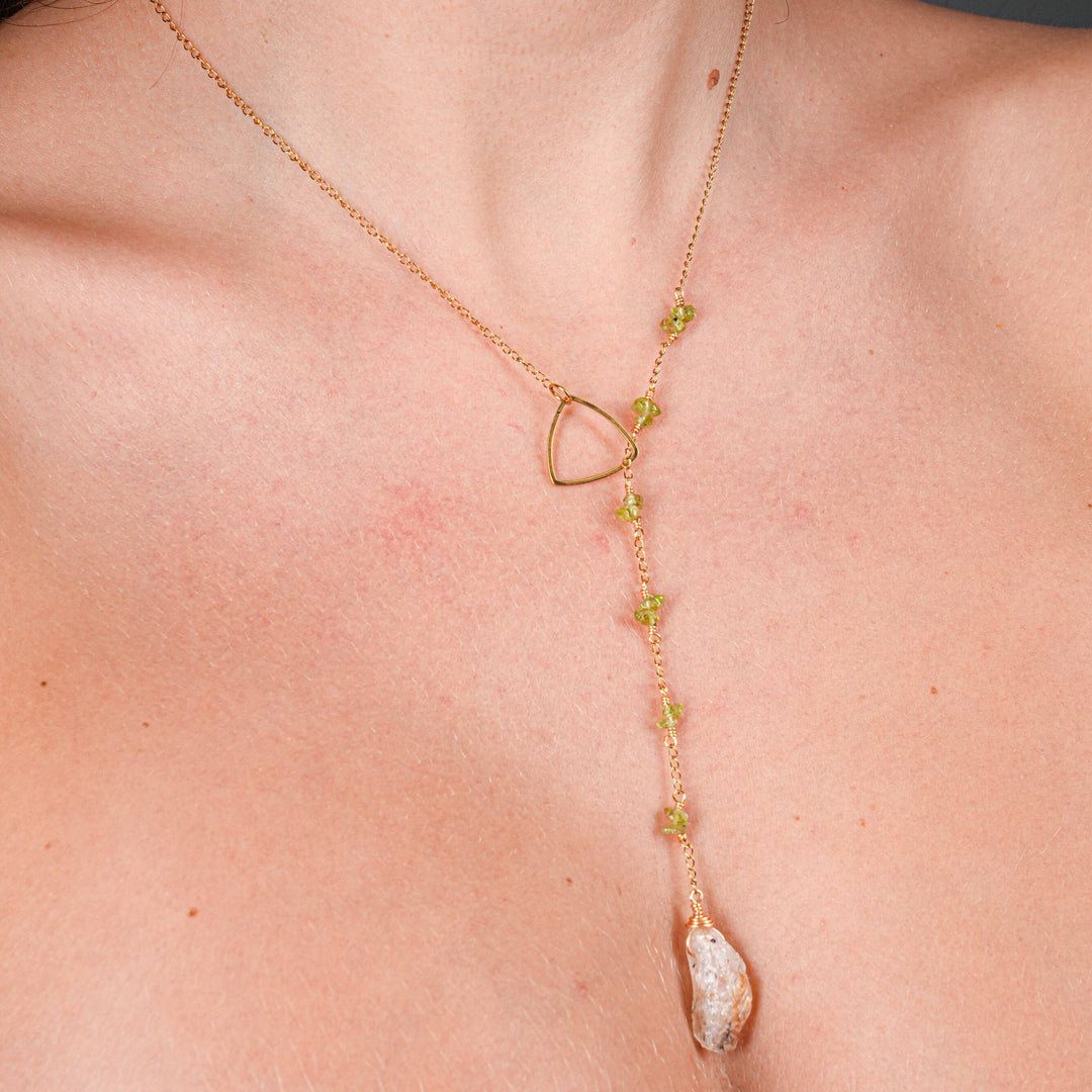 NAM022 Collana in acciaio chirurgico dorato con peridoto e citrino